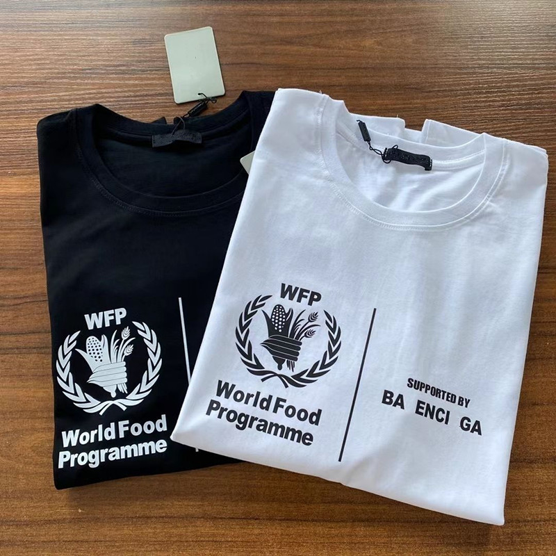 2022 B Paris New Fashion Women And Men Tops Summer Female Letter Appliques France fashion Luxury Brands T-Shirt Ladies High Quality Casual Cotton Tees Prad CREW, B4
2022 B Paris New Fashion Women And Men Tops Summer Female Letter Appliques France fashion Luxury Brands T-Shirt Ladies High Quality Casual Cotton Tees Prad CREW, B4