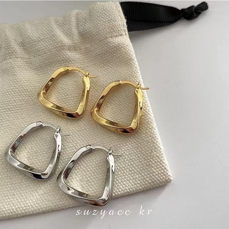 Hoop Earrings Classic Copper Metal Geometric Earring For Woman Fashion Korean Retro Jewelry Temperament Girl's Daily Wear
Hoop Earrings Classic Copper Metal Geometric Earring For Woman Fashion Korean Retro Jewelry Temperament Girl's Daily Wear