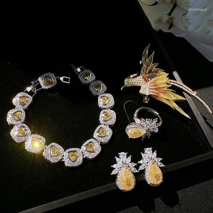 Stud Earrings High Quality Yellow Zircon Bridal CZ Cubic Zirconia Wedding Bracelet Ring For Brides Accessories Birthday Gift Jewelry
Stud Earrings High Quality Yellow Zircon Bridal CZ Cubic Zirconia Wedding Bracelet Ring For Brides Accessories Birthday Gift Jewelry