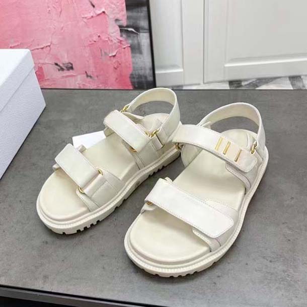 Luxury Woman sandals Crystal Calf leather Classic Fashion Super Star Casual Slipper Designer Women Platform sandal Size 35-42 With box, 4#
Luxury Woman sandals Crystal Calf leather Classic Fashion Super Star Casual Slipper Designer Women Platform sandal Size 35-42 With box, 4#