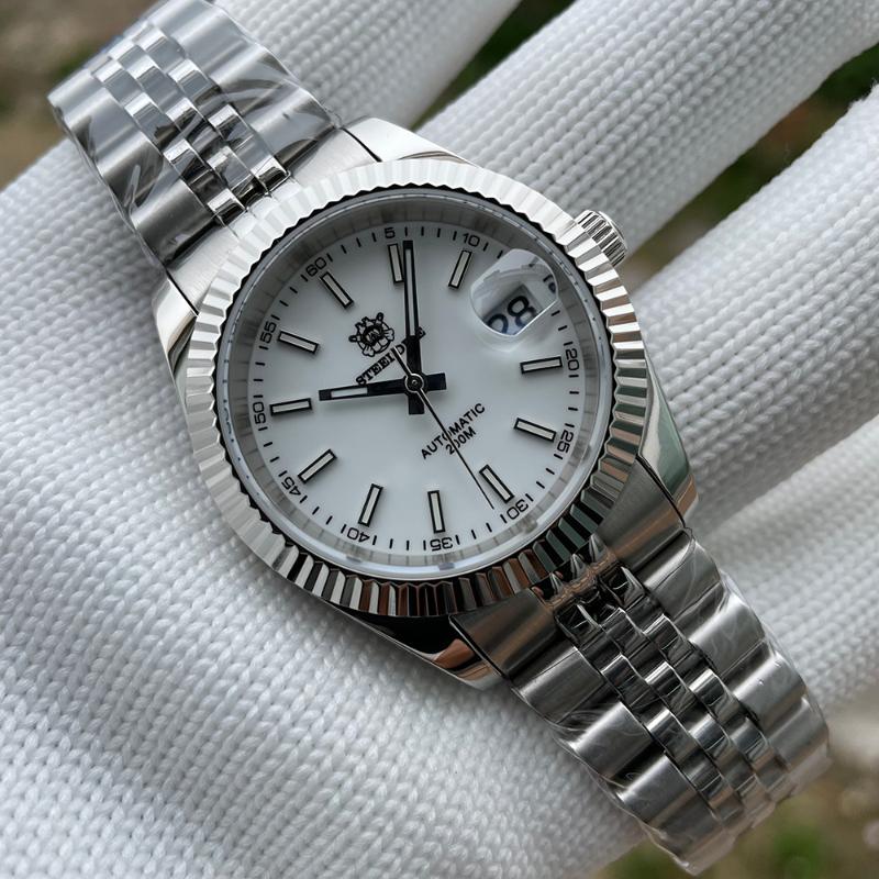 Wristwatches STEELDIVE SD1933 Water Ghost Watch 200m Waterproof Sapphire Date NH35 Automatic Mechanical With Jubilee Bracelet, 33re-ss red
Wristwatches STEELDIVE SD1933 Water Ghost Watch 200m Waterproof Sapphire Date NH35 Automatic Mechanical With Jubilee Bracelet, 33re-ss red