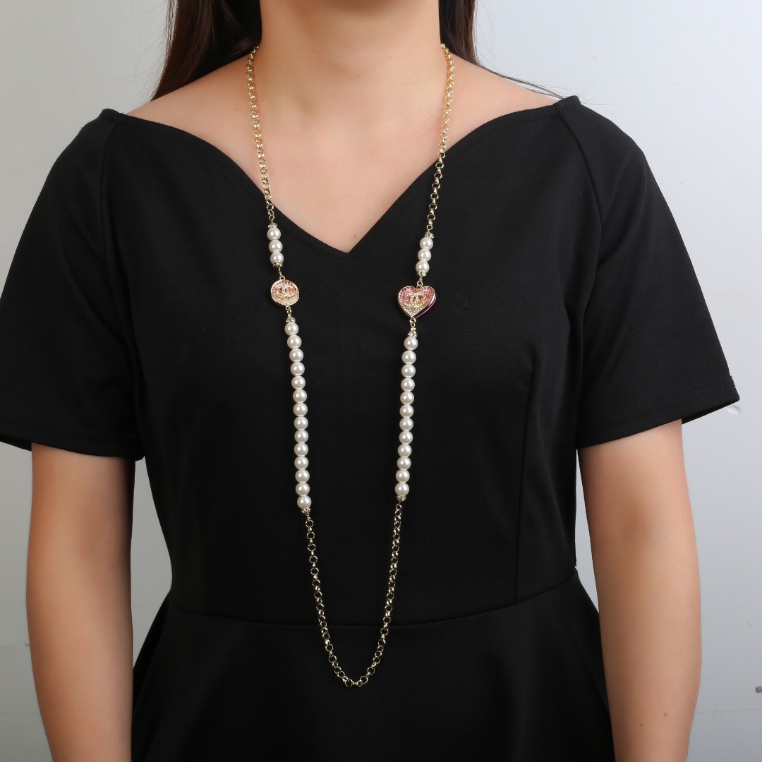 NO.5 necklace New in Luxury fine jewelry chain necklace for womens pendant k Gold Heart Designer gift for womens Valentines thanksgiving
NO.5 necklace New in Luxury fine jewelry chain necklace for womens pendant k Gold Heart Designer gift for womens Valentines thanksgiving