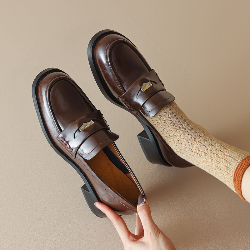 British Style Brown Black Loafers Fashion Women Med heel Lady Single Shoes Fashion Womens Oxfords Big Size 35-42
British Style Brown Black Loafers Fashion Women Med heel Lady Single Shoes Fashion Womens Oxfords Big Size 35-42