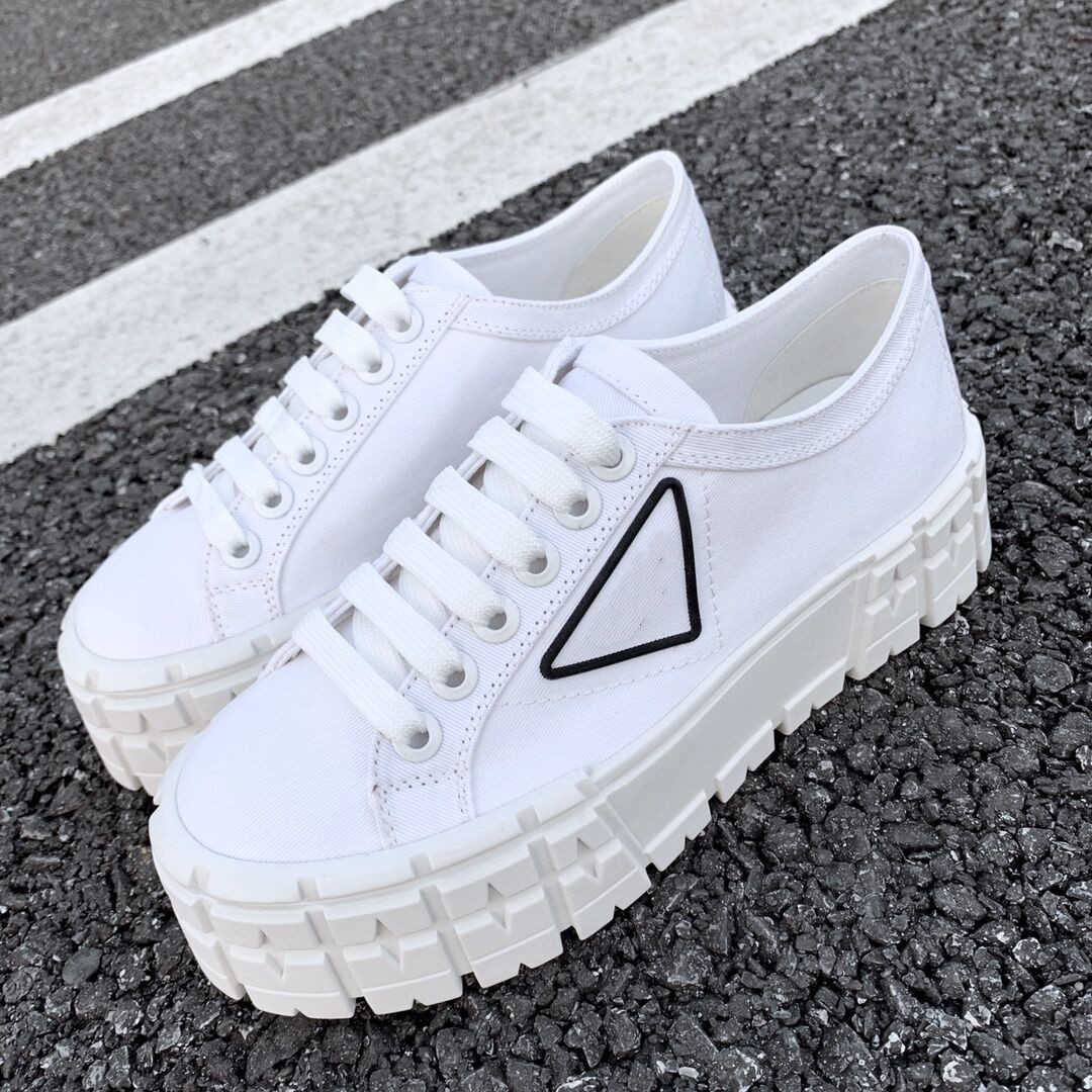 Shoes Spring 2023 New triangular standard thick bottom sponge canvas shoes Women's small white shoes Versatile high sports casual biscuit shoes, Pink
Shoes Spring 2023 New triangular standard thick bottom sponge canvas shoes Women's small white shoes Versatile high sports casual biscuit shoes, Pink