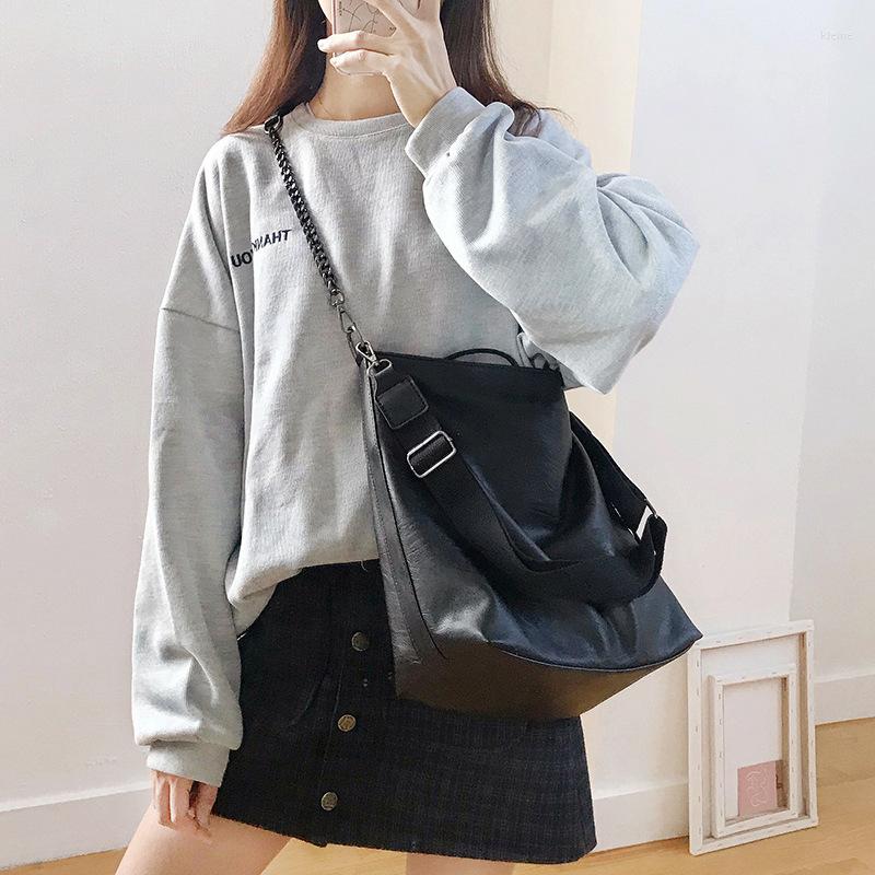Evening Bags Pu Leather Messenger For Women Chain Shoulder Bag Large Capacity Ladies Casual Tote Solid Color Female Zipper Handbags, Black
Evening Bags Pu Leather Messenger For Women Chain Shoulder Bag Large Capacity Ladies Casual Tote Solid Color Female Zipper Handbags, Black