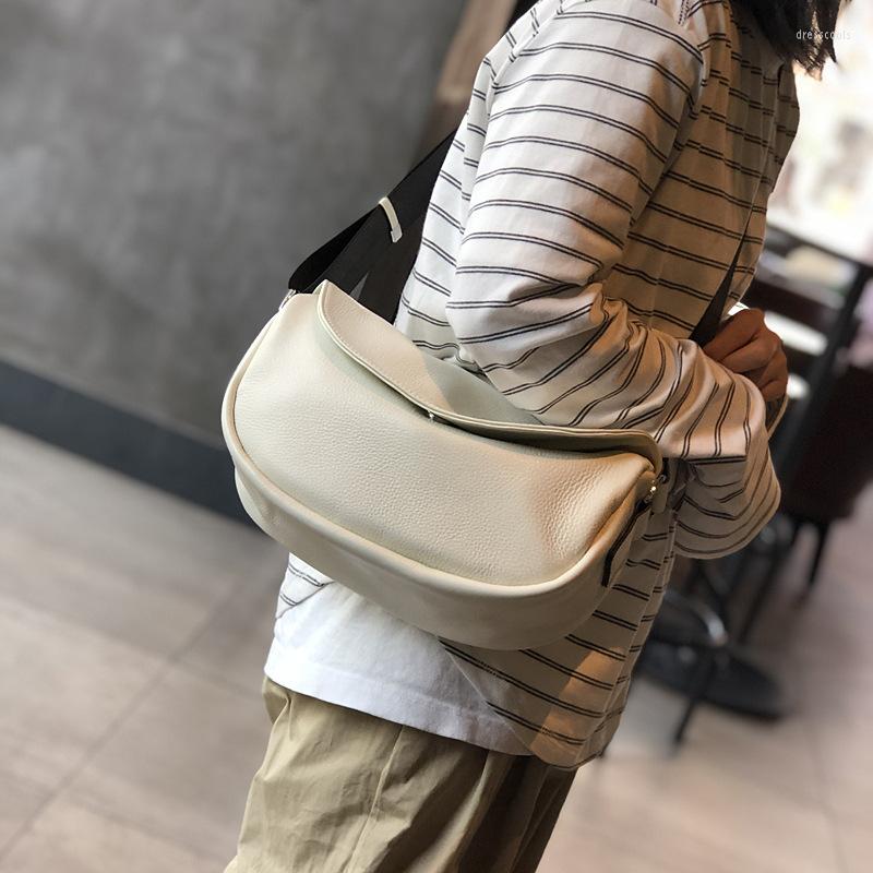 Evening Bags Solid Color Real Leather Shoulder Bag Women's Pleated Cloud 2023 Fashion Crossbody Simple Totes Ladies High Quality, Black
Evening Bags Solid Color Real Leather Shoulder Bag Women's Pleated Cloud 2023 Fashion Crossbody Simple Totes Ladies High Quality, Black