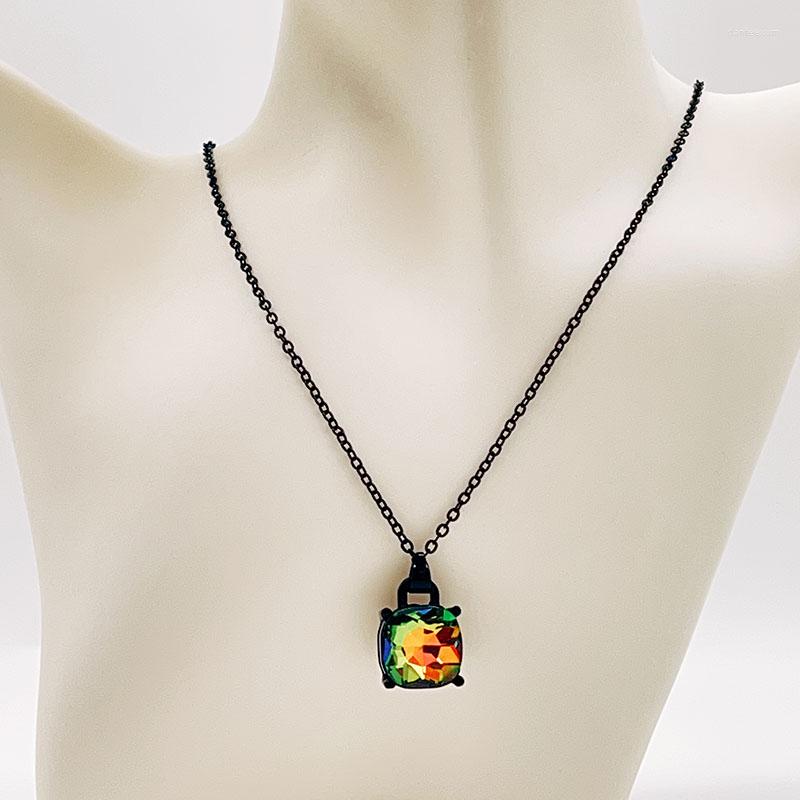 Pendant Necklaces Classic Glass Stone Metal Necklace For Women Party Anniversary Wedding Engagement Holiday Gift OL Fashion Jewelry N001
Pendant Necklaces Classic Glass Stone Metal Necklace For Women Party Anniversary Wedding Engagement Holiday Gift OL Fashion Jewelry N001