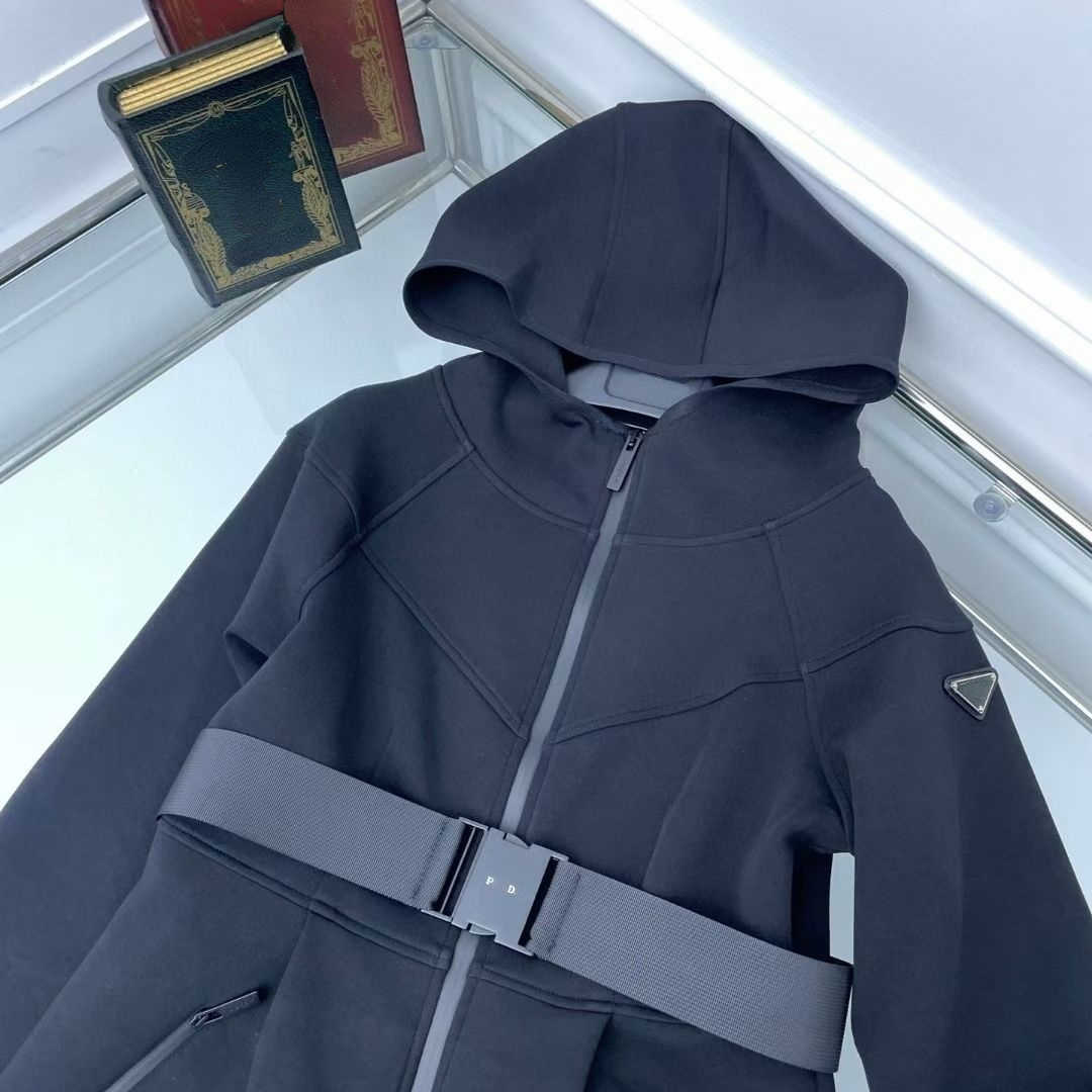 Women' Windproof Jacket Designer hoodie Spring and Autumn Belt Casual Shirt Metal Triangle Logo Slim Coat Sweatshirt tops Zipper Cardigan, Black
Women' Windproof Jacket Designer hoodie Spring and Autumn Belt Casual Shirt Metal Triangle Logo Slim Coat Sweatshirt tops Zipper Cardigan, Black