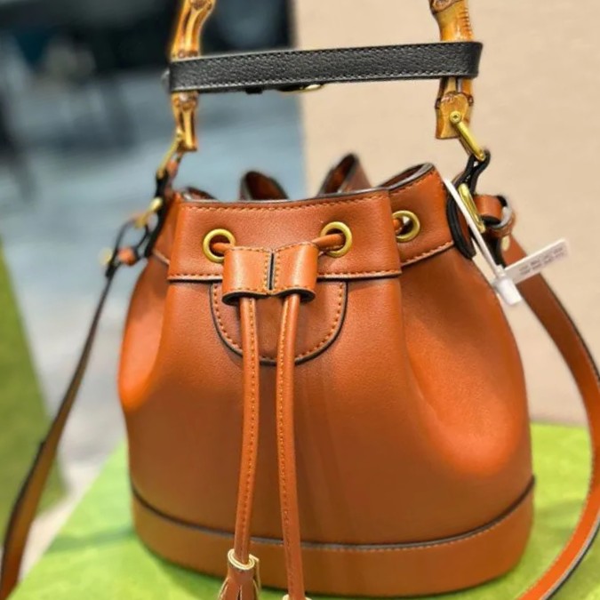 Quality Classic latest bag backpack for women Designers mens wallets shoulder leather Luxury totes make up women gift brand fashion handbags crossbody clutch bags, Beige
Quality Classic latest bag backpack for women Designers mens wallets shoulder leather Luxury totes make up women gift brand fashion handbags crossbody clutch bags, Beige