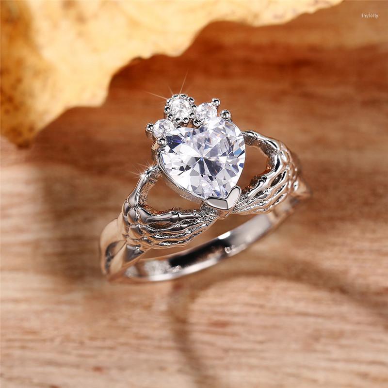 Wedding Rings Ne'w Crystal Heart Cubic Zirconia Hands Love For Women Stylish Proposal Engagement Jewelry Unique Design Female
Wedding Rings Ne'w Crystal Heart Cubic Zirconia Hands Love For Women Stylish Proposal Engagement Jewelry Unique Design Female