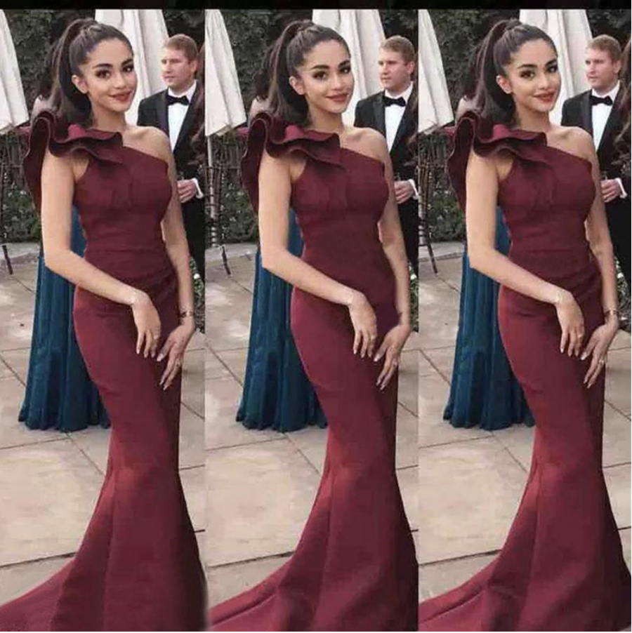 Burgundy Satin Mermaid Evening Dresses Ruffles One Shoulder Sleeveless Long Prom Party Dress Maid Of Honor, Gray
Burgundy Satin Mermaid Evening Dresses Ruffles One Shoulder Sleeveless Long Prom Party Dress Maid Of Honor, Gray