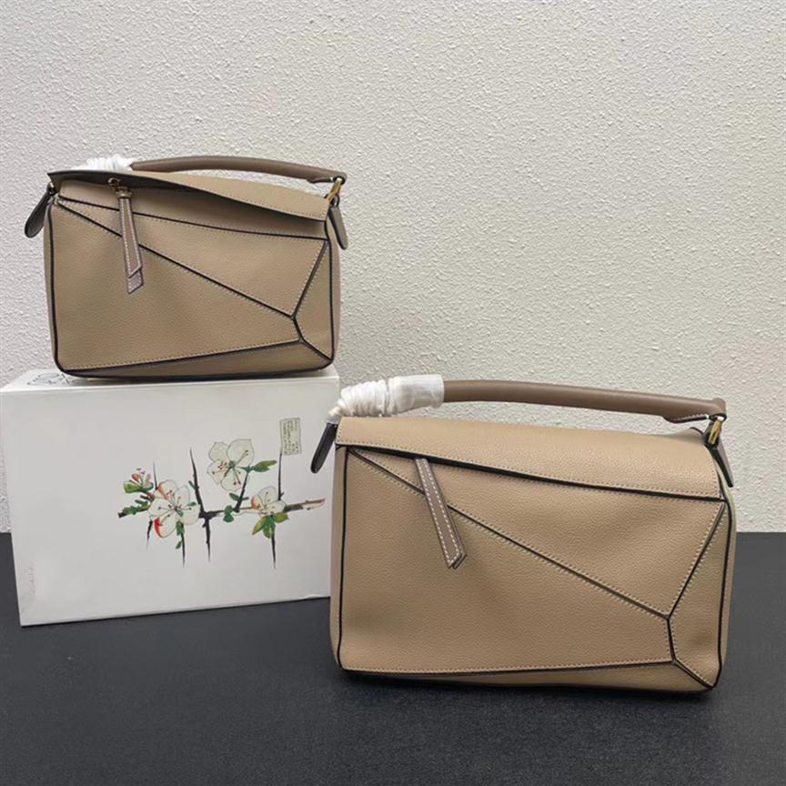 Luxury Women Puzzle Geometric Shoulder Bags Designers Handbags Cross Body Fashion It bag Contrast Color Patchwork Purses with Letters T240u, Plain weave
Luxury Women Puzzle Geometric Shoulder Bags Designers Handbags Cross Body Fashion It bag Contrast Color Patchwork Purses with Letters T240u, Plain weave