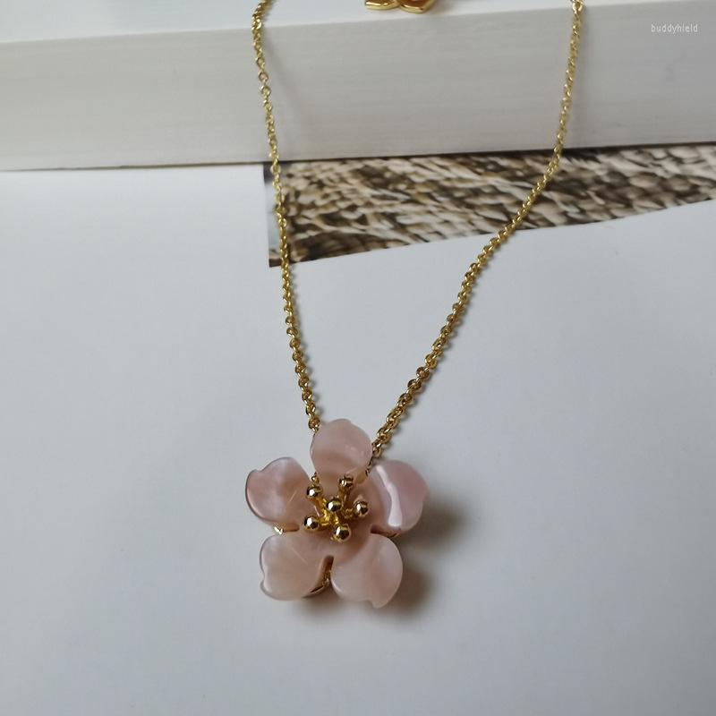 Chains Mother Of Pearl Shell Flower Pendant Necklace With CZ For Gift MOP Alloy Plated 18K Gold Chain Women
Chains Mother Of Pearl Shell Flower Pendant Necklace With CZ For Gift MOP Alloy Plated 18K Gold Chain Women