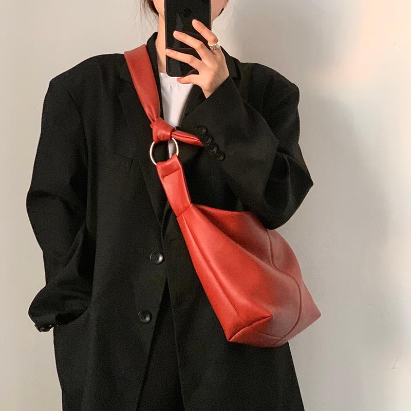 Evening Bags High Capacity PU Leather Crossbody Dumplings For Women 2023 Summer Fashion Shoulder Handbags Female Travel BagEvening
Evening Bags High Capacity PU Leather Crossbody Dumplings For Women 2023 Summer Fashion Shoulder Handbags Female Travel BagEvening