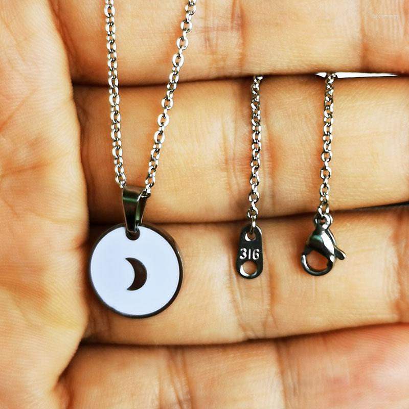 Chains 1pc Little Crescent Moon Stainless Steel Pendant Necklace Resin Round Disc Charms For Elegant Women Girls Daily Wear Jewelry
Chains 1pc Little Crescent Moon Stainless Steel Pendant Necklace Resin Round Disc Charms For Elegant Women Girls Daily Wear Jewelry