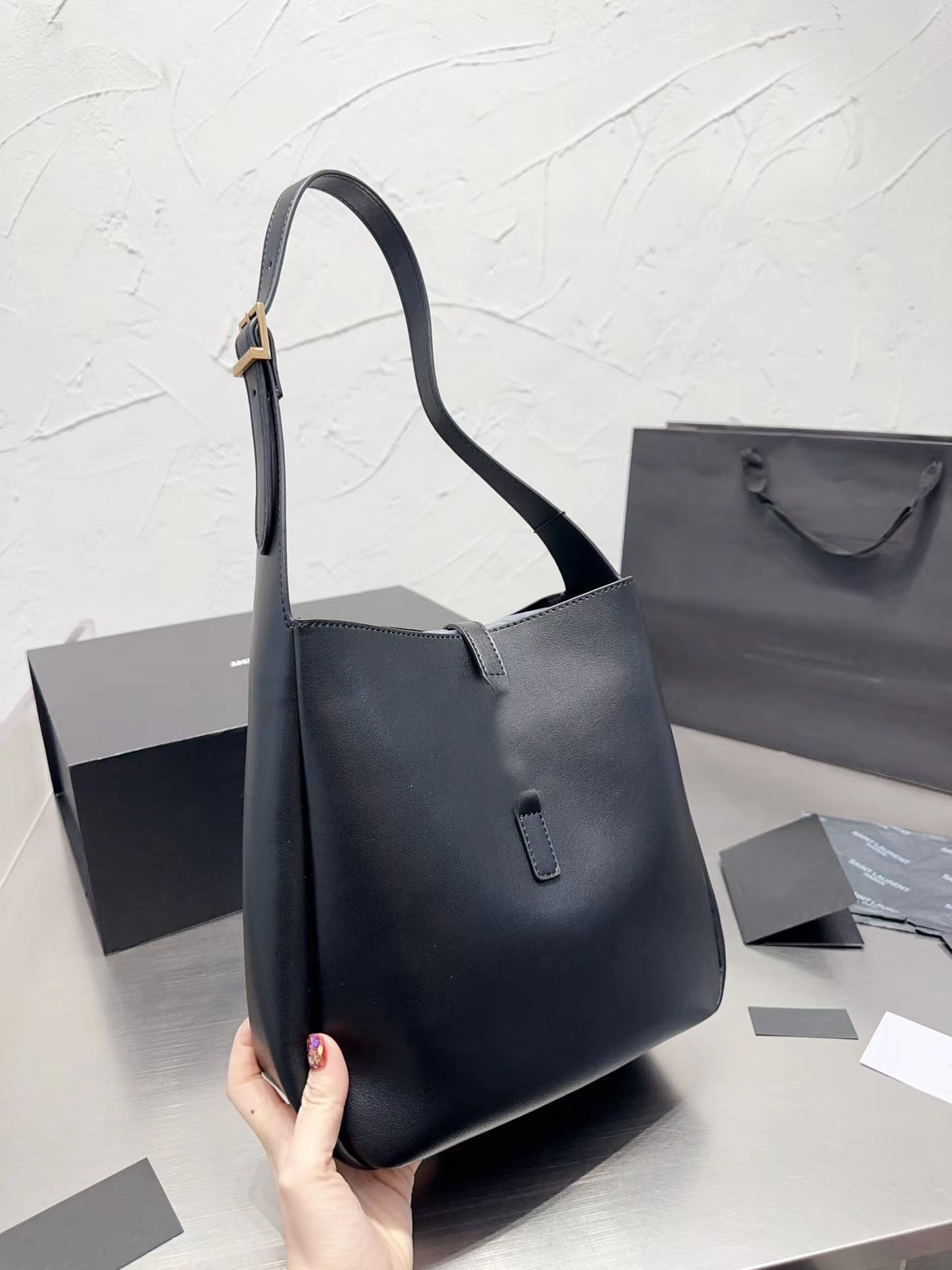 Fashion Designer Woman Bag Women Shoulder bag Handbag Purse Original Box Genuine Leather cross body chain high grade quality001, Khaki
Fashion Designer Woman Bag Women Shoulder bag Handbag Purse Original Box Genuine Leather cross body chain high grade quality001, Khaki