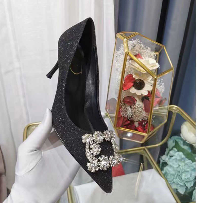 Designer Shoes Edition Classic high-heeled women's thin heel rhinestone square button pointed shallow mouth wedding shoes red bride bridesmaid, Purple red flat bottom
Designer Shoes Edition Classic high-heeled women's thin heel rhinestone square button pointed shallow mouth wedding shoes red bride bridesmaid, Purple red flat bottom