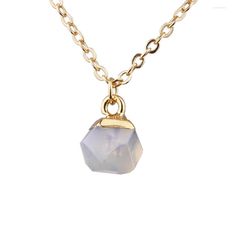 Chains Fashion Opal Pendant Necklace Banquet Party Ladies Clavicle Chain Clothing Matching Accessories
Chains Fashion Opal Pendant Necklace Banquet Party Ladies Clavicle Chain Clothing Matching Accessories