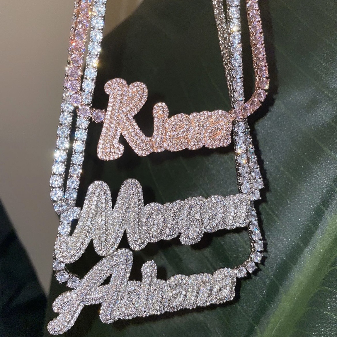 Custom Name A- Z Bling CZ Stones Cursive Letters Pendant Necklace for Men Women Gifts Cubic Zirconia Necklace with 4mm 22inch Tennis Chain
Custom Name A- Z Bling CZ Stones Cursive Letters Pendant Necklace for Men Women Gifts Cubic Zirconia Necklace with 4mm 22inch Tennis Chain