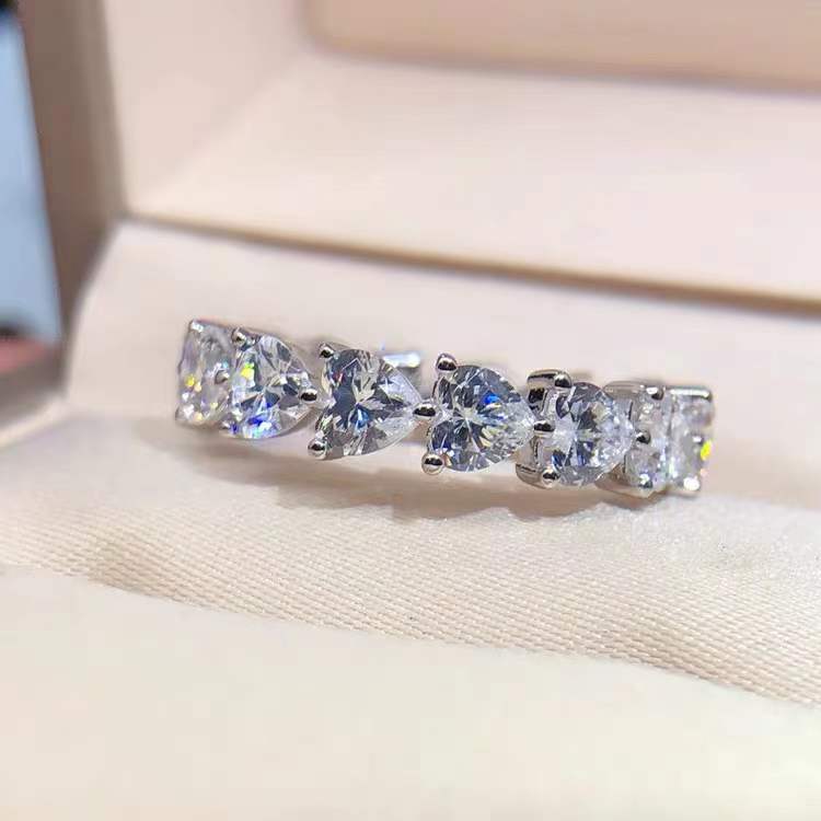 Heart-Shaped Sier Wedding Ring with 5A Cubic Zirconia