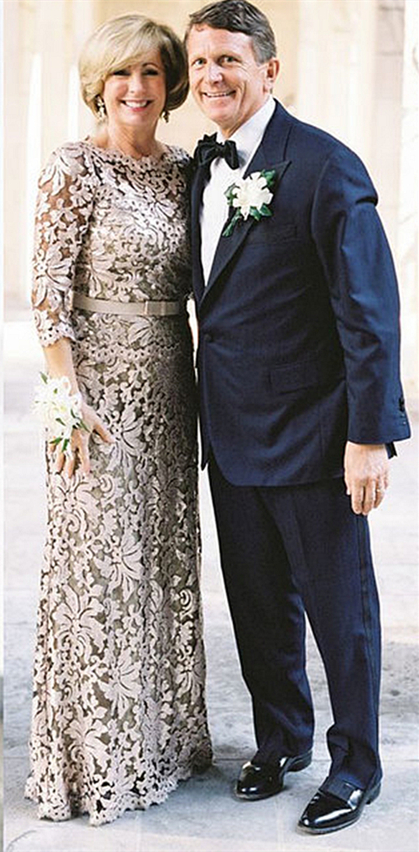 Column Lace Mother of the Bride Dresses Plus Size Wedding Party Gowns Crew Neck Elegant Long Guest Party Dress Custom Made Groom Mom Formal Prom Eveni