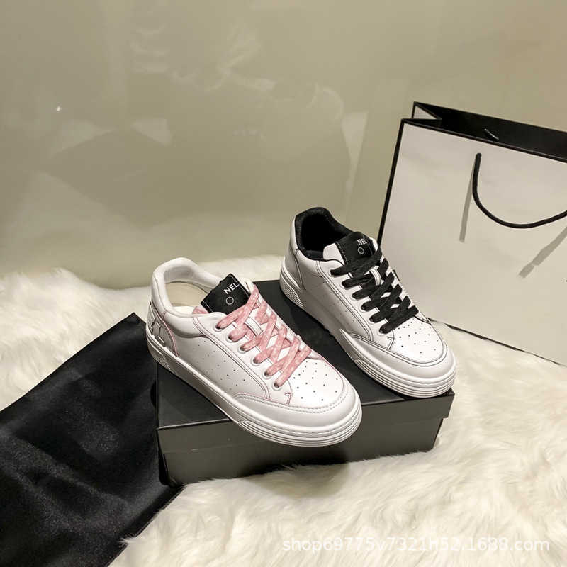 Shoes Xiaoxiangfeng panda board shoes women's lace up casual sports shoes 21 black and white low top shoes thick sole women's shoes, Black (in towel)
Shoes Xiaoxiangfeng panda board shoes women's lace up casual sports shoes 21 black and white low top shoes thick sole women's shoes, Black (in towel)