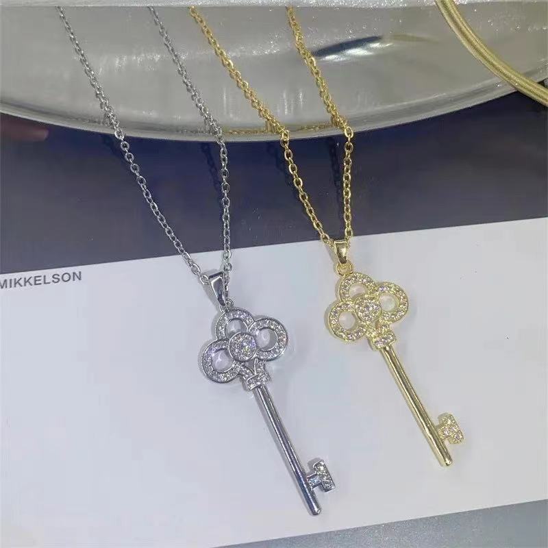 Key necklace of the new trend full diamond necklaces female ins personality niche titanium steel South American clavicle chain gold luxury party gift
Key necklace of the new trend full diamond necklaces female ins personality niche titanium steel South American clavicle chain gold luxury party gift