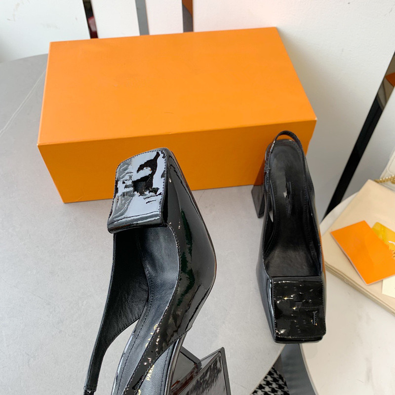 Luxurys Designers Womens Sandals printing Bottoms Floral Slippers Genuine Leather Low Heels Rubber Slides Dazzling Flowers Platform Sliders Loafers 0218, 01
Luxurys Designers Womens Sandals printing Bottoms Floral Slippers Genuine Leather Low Heels Rubber Slides Dazzling Flowers Platform Sliders Loafers 0218, 01