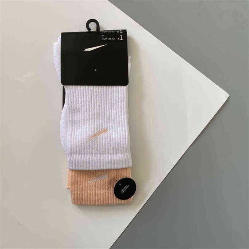 Classic Fashion Men Socks Hook Brand Color Stitched Men's Women's Long Tube Sports Training Sock Street Couple Middle Tubes Luxury Mediumajyg, Medium tube 2
Classic Fashion Men Socks Hook Brand Color Stitched Men's Women's Long Tube Sports Training Sock Street Couple Middle Tubes Luxury Mediumajyg, Medium tube 2