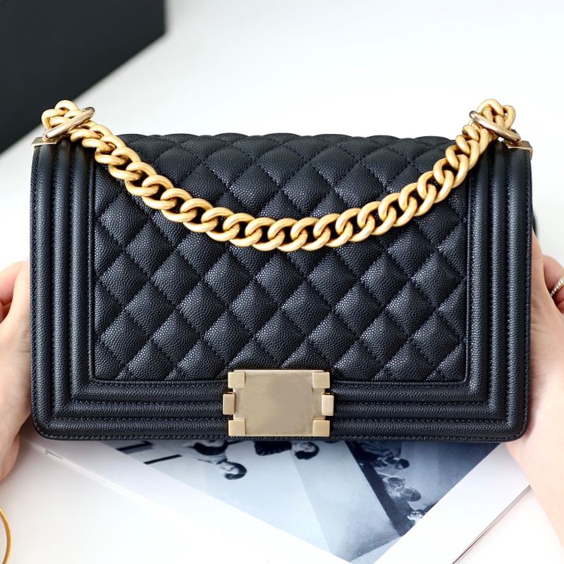 7A bags designers women bag single shoulder bags handbags Cosmetic Bag luxury bags fashionable style womens boutique bag Womens handbag Factory store, Red+gold buckle
7A bags designers women bag single shoulder bags handbags Cosmetic Bag luxury bags fashionable style womens boutique bag Womens handbag Factory store, Red+gold buckle