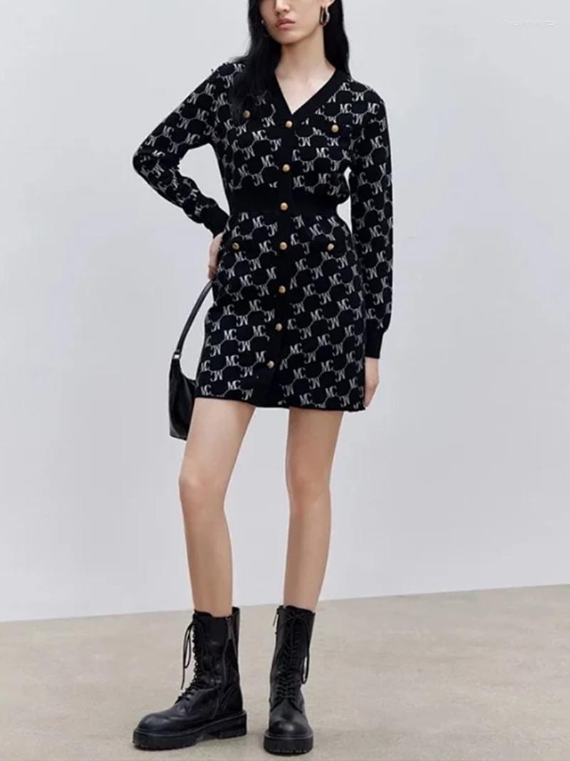 Casual Dresses 2023 Women Letter Print Knit Dress Ladies Single-breasted Long Sleeve V-neck Slim Waist Elegant Mini Robe For Early Autumn, Khaki
Casual Dresses 2023 Women Letter Print Knit Dress Ladies Single-breasted Long Sleeve V-neck Slim Waist Elegant Mini Robe For Early Autumn, Khaki