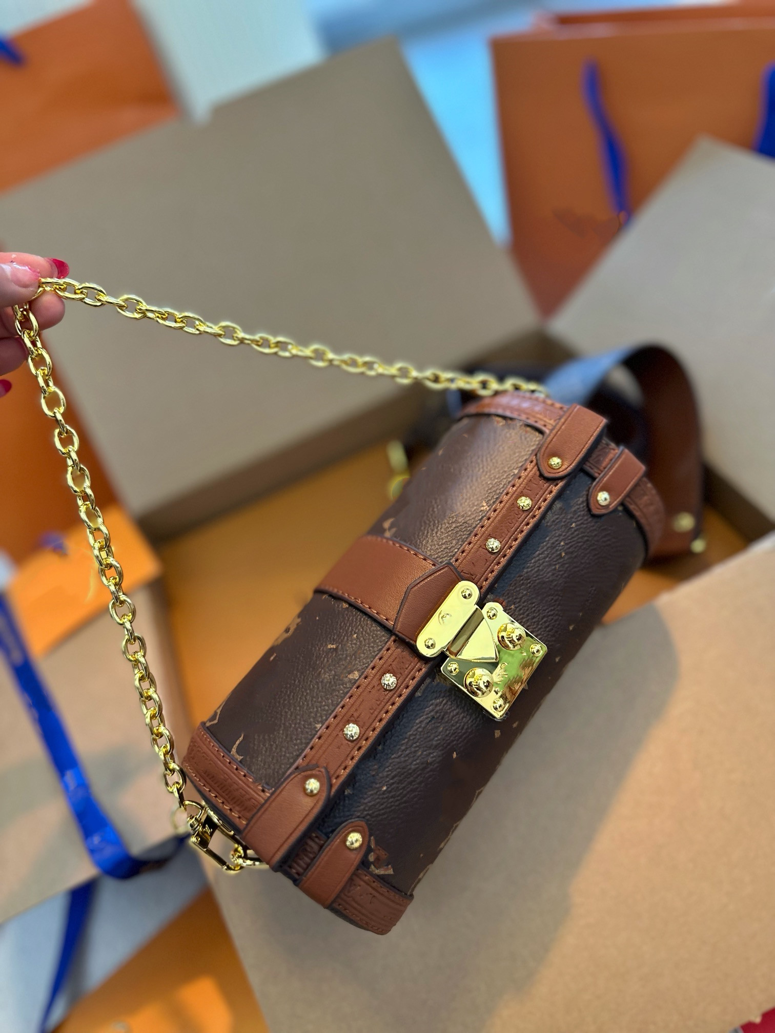 M57835 Women PAPILLON TRUNK Bags Tote Trunk Toile Luxury Classic Crossbody Chain bag Pillow Fashion Handbag Embossing S-lock closure Handbags 20cm 2022, Brown
M57835 Women PAPILLON TRUNK Bags Tote Trunk Toile Luxury Classic Crossbody Chain bag Pillow Fashion Handbag Embossing S-lock closure Handbags 20cm 2022, Brown