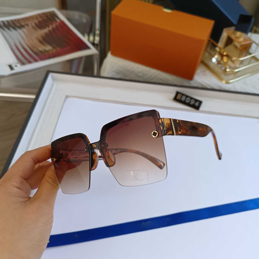 Designer sunglasses Man Retro Eyeglasses Classic Pair Eyewear Half Frame Luxury Cool Casual Beach Fashion Driving Adumbral With Box
Designer sunglasses Man Retro Eyeglasses Classic Pair Eyewear Half Frame Luxury Cool Casual Beach Fashion Driving Adumbral With Box