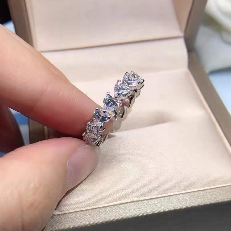 Heart-Shaped Sier Wedding Ring with 5A Cubic Zirconia
