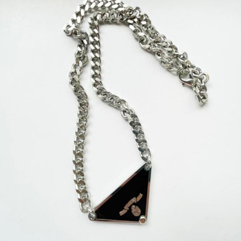 Luxury pendant necklace inverted triangle gold chain jewelry mens womens fashion personality clavicle chains top quality
Luxury pendant necklace inverted triangle gold chain jewelry mens womens fashion personality clavicle chains top quality