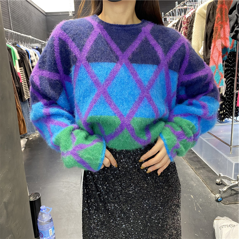 Women's Sweaters Match Color Diamond Check Sweater Female Spring Outside Wear Lazy Wind Short Knit Sweater Niche Chic Unique Top Female, Blue purple
Women's Sweaters Match Color Diamond Check Sweater Female Spring Outside Wear Lazy Wind Short Knit Sweater Niche Chic Unique Top Female, Blue purple