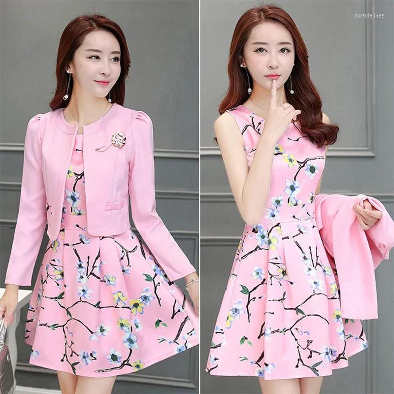 Work Dresses 2023 Temperament Women's Spring Autumn Long-Sleeved Jacket Fashion Dress Female Slim Print Sets Two-Piece Trend, Pink
Work Dresses 2023 Temperament Women's Spring Autumn Long-Sleeved Jacket Fashion Dress Female Slim Print Sets Two-Piece Trend, Pink