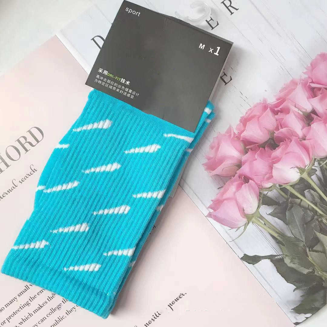 10 Colors Crew Printing Socks Street Style Printed Cotton Long Sport for Men Women High Sock Xmas Sox
10 Colors Crew Printing Socks Street Style Printed Cotton Long Sport for Men Women High Sock Xmas Sox