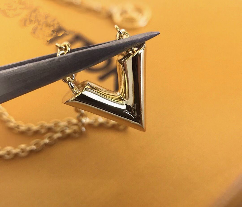 Luxury Design Necklace 18K Gold Plated Stainless Steel Necklaces Choker Chain Letter Pendant Fashion Womens Wedding Jewelry Accessories X328
Luxury Design Necklace 18K Gold Plated Stainless Steel Necklaces Choker Chain Letter Pendant Fashion Womens Wedding Jewelry Accessories X328