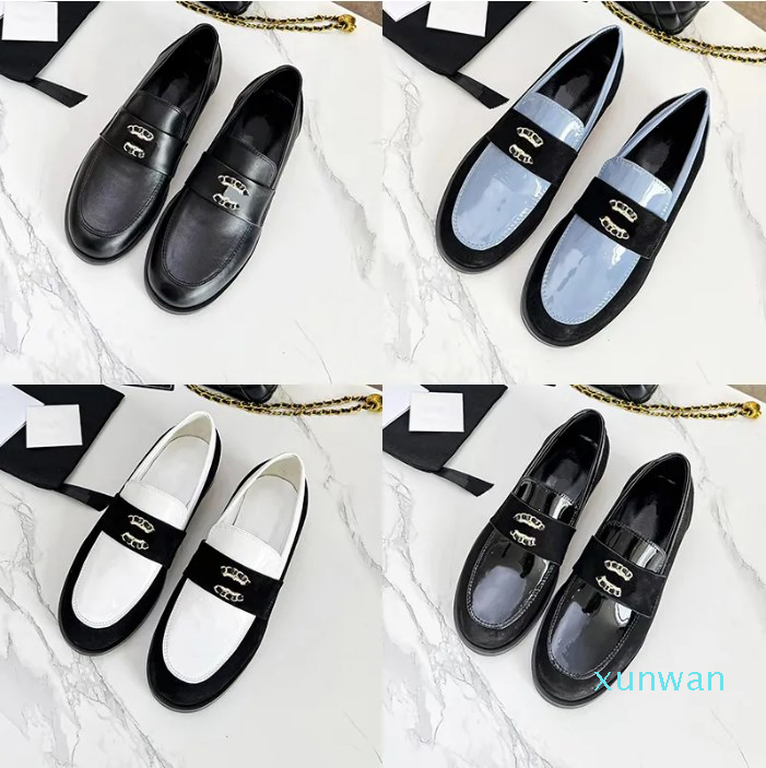 2023 Four seasons lazy Loafers sandals womens designer luxury Leather Retro shallow-heeled Casual slip-on sandal ladys fashion Round head Bean Low heel
2023 Four seasons lazy Loafers sandals womens designer luxury Leather Retro shallow-heeled Casual slip-on sandal ladys fashion Round head Bean Low heel