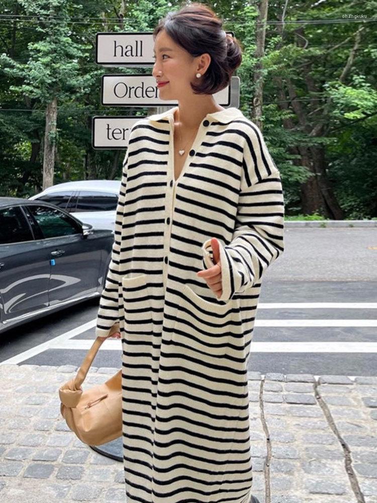 Casual Dresses Korean Chic V-neck Single Breasted Large Pocket Design Long Sleeve Stripe Knit Sweater Dress 2023 Autumn Loose Women Robe, Picture color
Casual Dresses Korean Chic V-neck Single Breasted Large Pocket Design Long Sleeve Stripe Knit Sweater Dress 2023 Autumn Loose Women Robe, Picture color