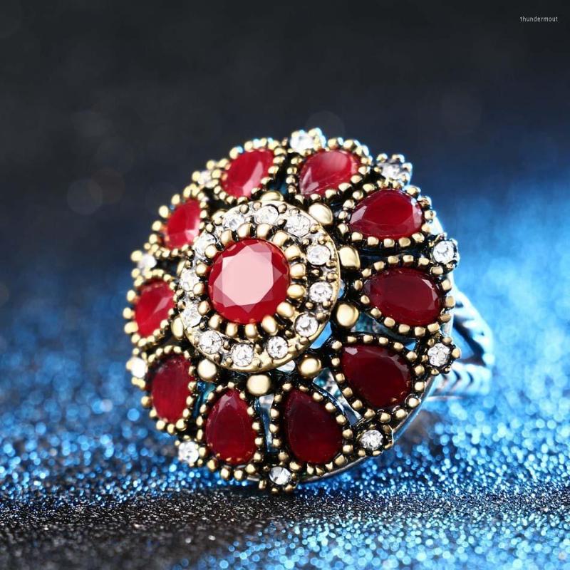 Cluster Rings Bohemian Style Ruby And Emerald Ancient Gold Silver Inlaid Crystal Vintage Ring Ethnic Jewelry Gift For Woman
Cluster Rings Bohemian Style Ruby And Emerald Ancient Gold Silver Inlaid Crystal Vintage Ring Ethnic Jewelry Gift For Woman