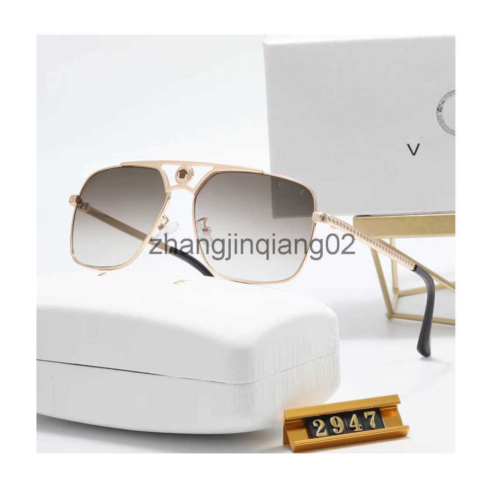 Designer Versage Sunglass For Woman Mens Cycle Luxurious Fashion Sport Sunglasses New Trend Vintage Ultraviolet Casual Popular Glasses
Designer Versage Sunglass For Woman Mens Cycle Luxurious Fashion Sport Sunglasses New Trend Vintage Ultraviolet Casual Popular Glasses