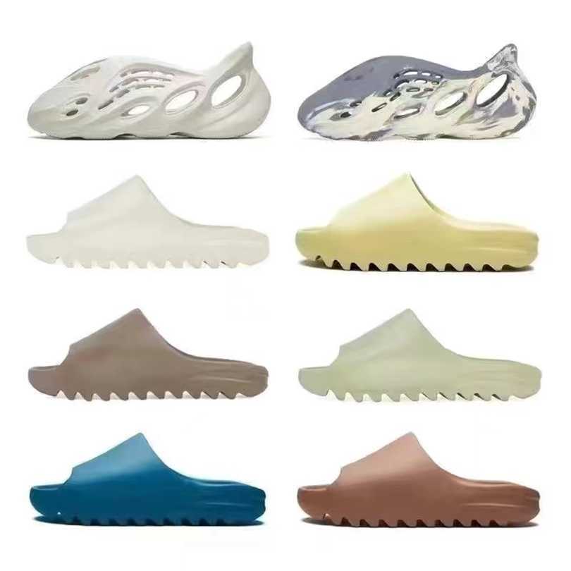 Designer Luxury Men's Women's Slippers Soft Sole Cool Glowing Slippers Butterscotch Color Perforated Hole Shoes Outdoor Beach Shoes Non-Slip Flat Platform Shoes 
Designer Luxury Men's Women's Slippers Soft Sole Cool Glowing Slippers Butterscotch Color Perforated Hole Shoes Outdoor Beach Shoes Non-Slip Flat Platform Shoes