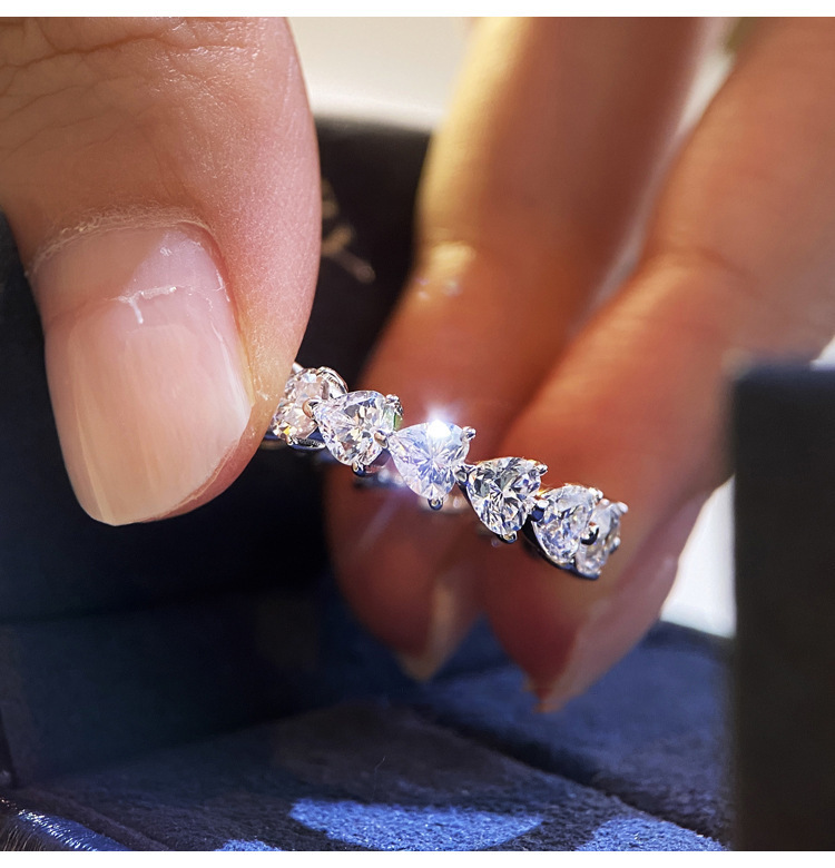 Heart-Shaped Sier Wedding Ring with 5A Cubic Zirconia