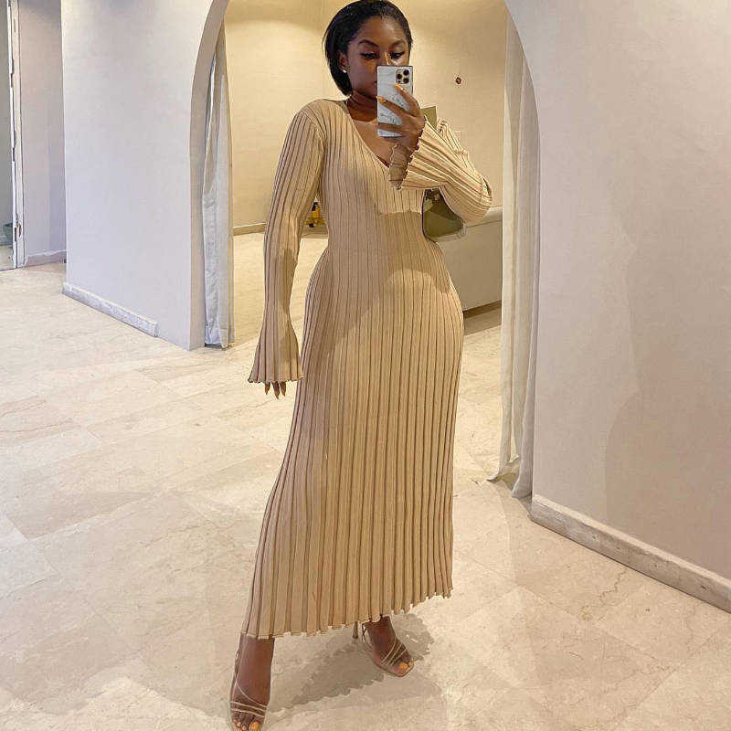 Casual Dresses Autumn Cotton Pleated Women's Knitted Dress Pregnancy Black V-neck Flare Sleeve Long Dresses Female Elegant Loose Clothes Ladies G230220, Champagne
Casual Dresses Autumn Cotton Pleated Women's Knitted Dress Pregnancy Black V-neck Flare Sleeve Long Dresses Female Elegant Loose Clothes Ladies G230220, Champagne