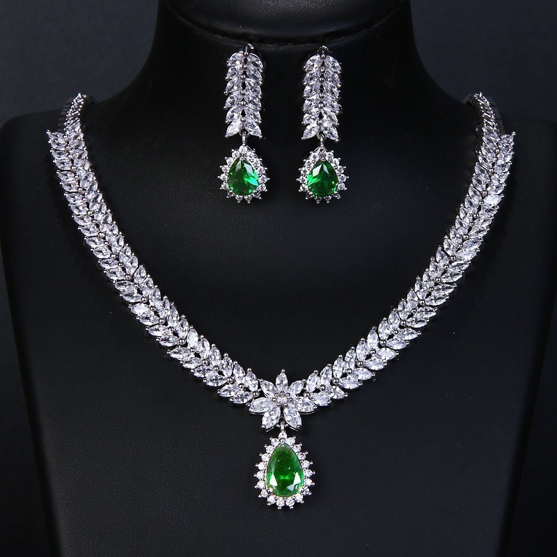 Wedding Jewelry Sets AMC Emerald Green Necklace And Earring Set Cubic Zirconia Jewelry Set for Women Bridal Jewelry Set Gift for Wife 230217