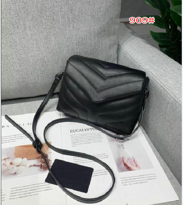 Fashion Handbags Shoulder Luxurys Designer Bags chain gold silver women Handbag Leather bag Flip cover diagonal Messenger Crossbody Handbag 909# 20CM, Red
Fashion Handbags Shoulder Luxurys Designer Bags chain gold silver women Handbag Leather bag Flip cover diagonal Messenger Crossbody Handbag 909# 20CM, Red