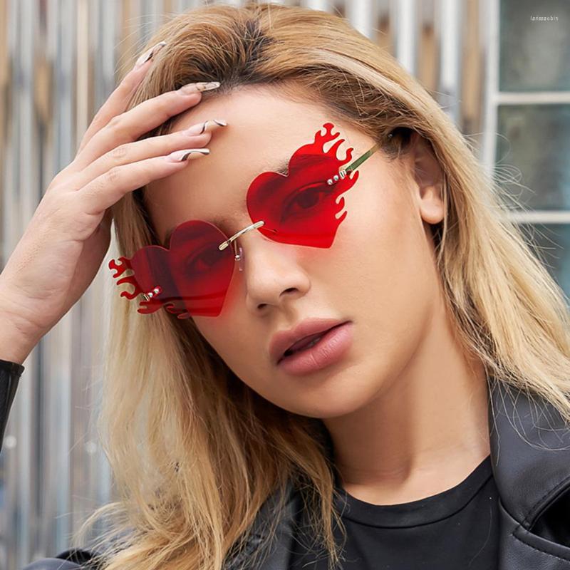 Sunglasses UV400 Trendy Heart Fashion Retro Rimless Sun Glasses Steampunk Shades Funny Irregular Eyeglasses
Sunglasses UV400 Trendy Heart Fashion Retro Rimless Sun Glasses Steampunk Shades Funny Irregular Eyeglasses