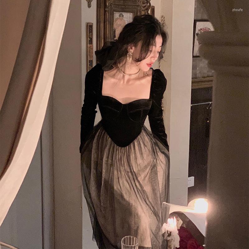 Casual Dresses Women' Black Velvet Mesh Stitching Long Sleeve V Neck Chest Pad Evening Elegant Hepburn Style Christmas Dress
Casual Dresses Women' Black Velvet Mesh Stitching Long Sleeve V Neck Chest Pad Evening Elegant Hepburn Style Christmas Dress